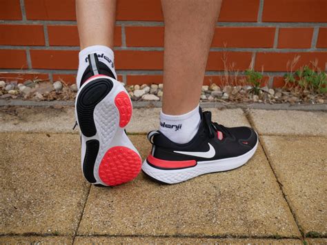 extra breite schuhe nike|laufschuhe für große füße.